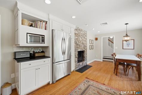49 Apple Hill Road West Hartford CT 06117