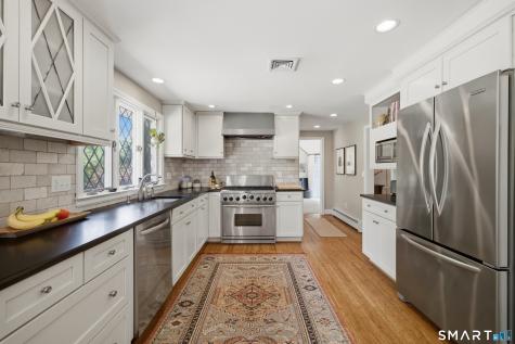49 Apple Hill Road West Hartford CT 06117