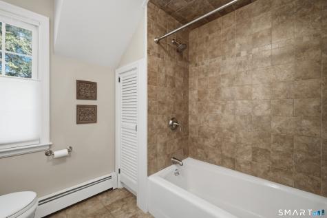 49 Apple Hill Road West Hartford CT 06117