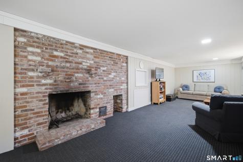 49 Apple Hill Road West Hartford CT 06117