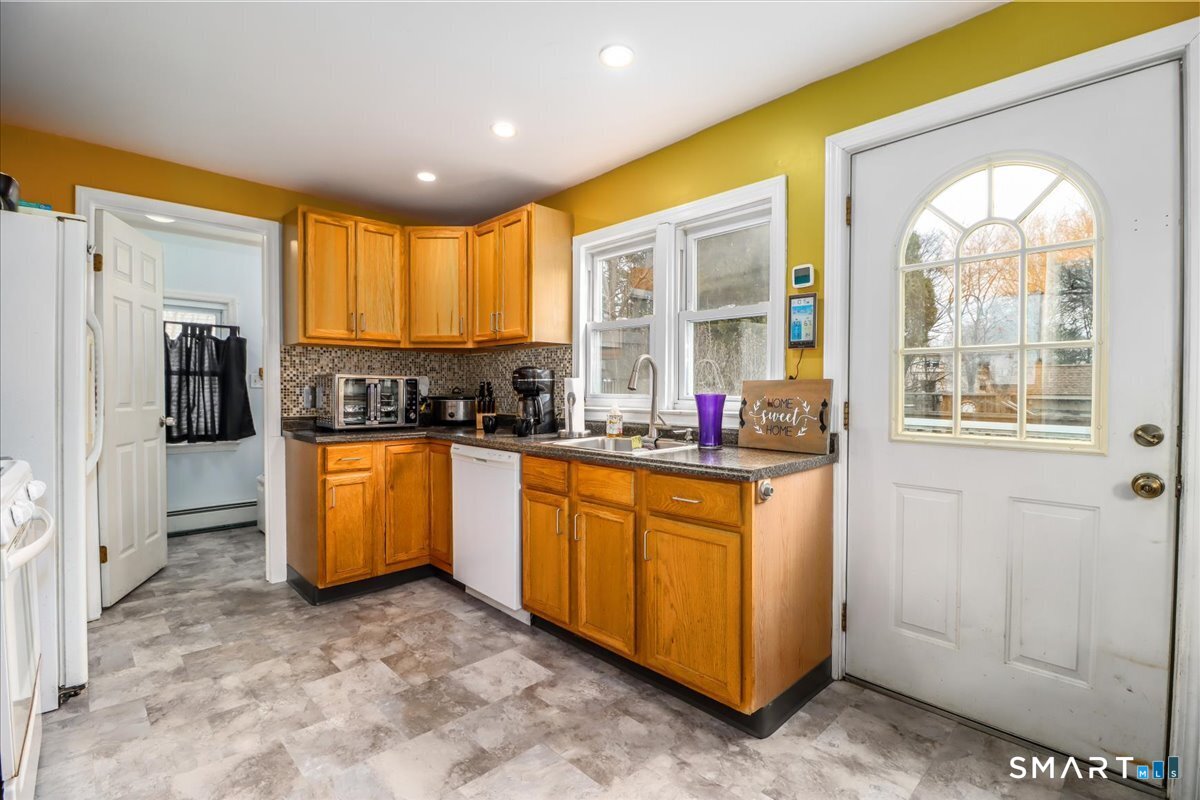 2 Reeds Lane Stratford CT 06614