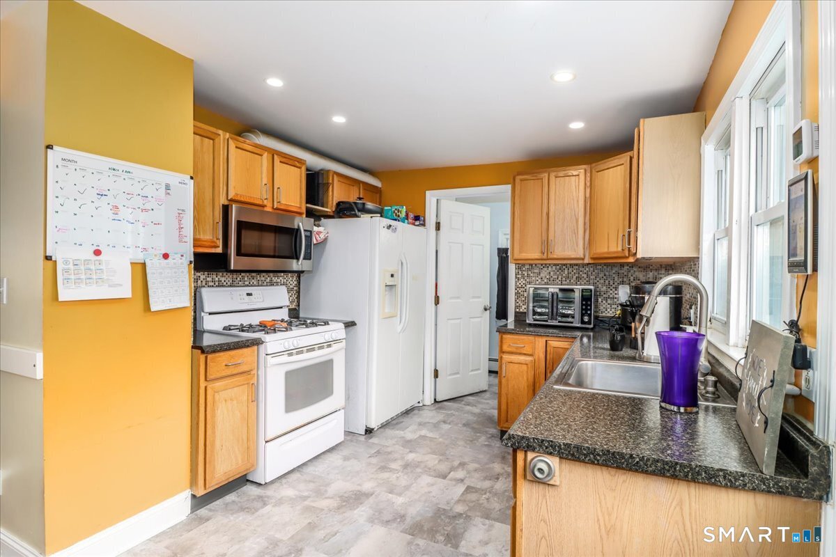 2 Reeds Lane Stratford CT 06614