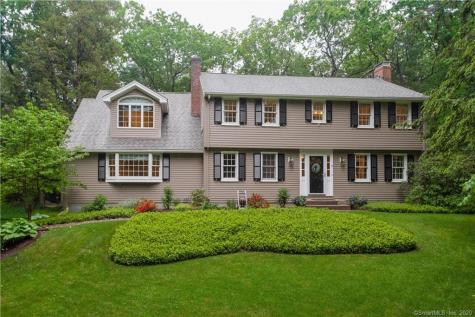 10 Flintlock Ridge Simsbury CT 06070