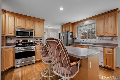 22 Commodore Hull Drive Derby CT 06418