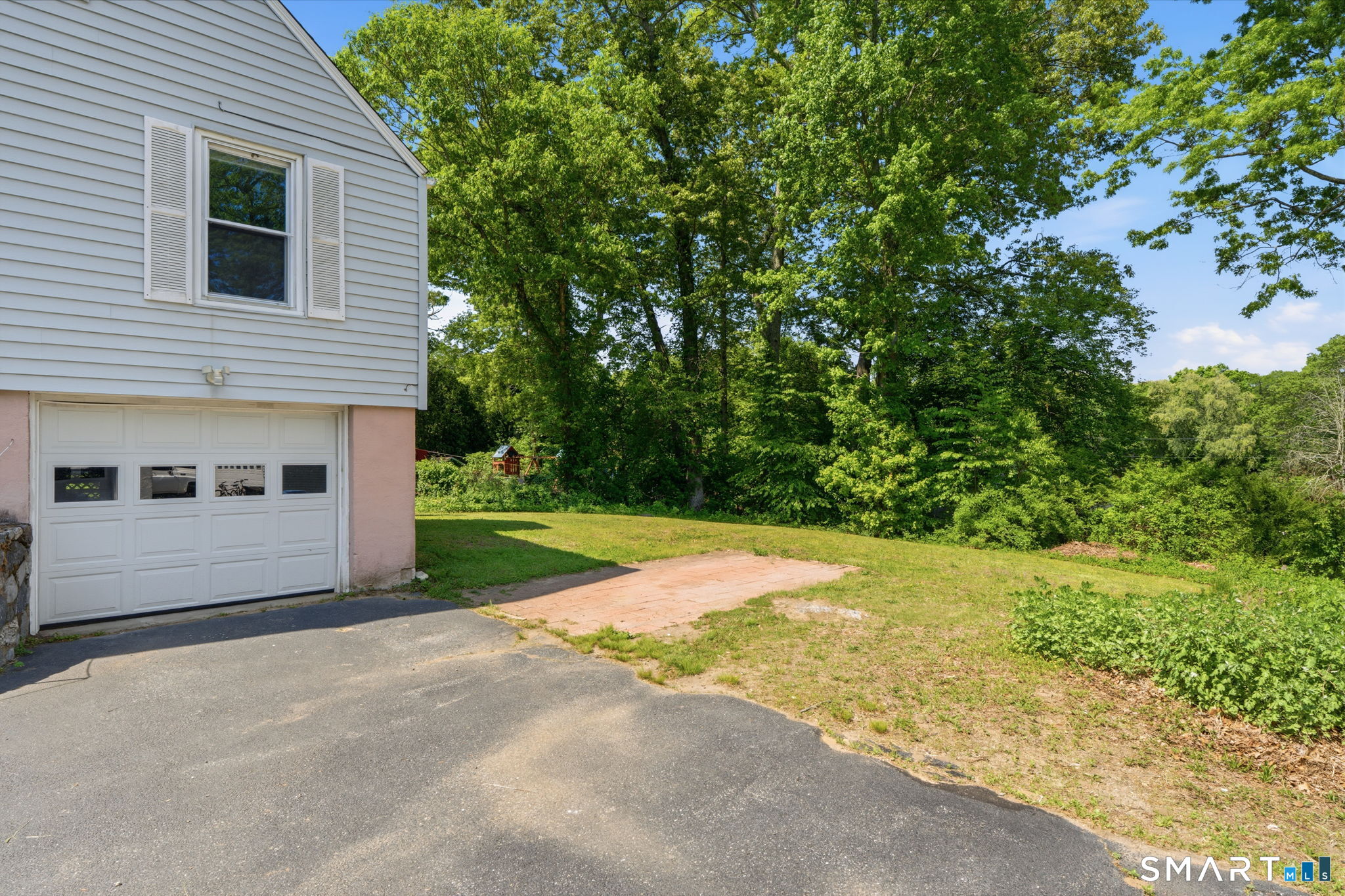 93 Flyers Drive Norwich CT 06360