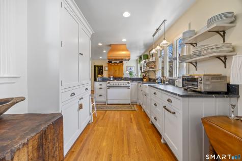 303 Beacon Hill Drive Cheshire CT 06410