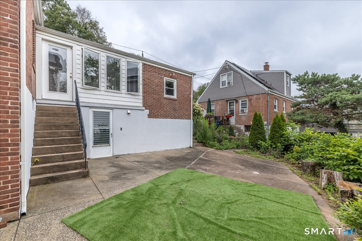 35 Cove Street West Haven CT 06516