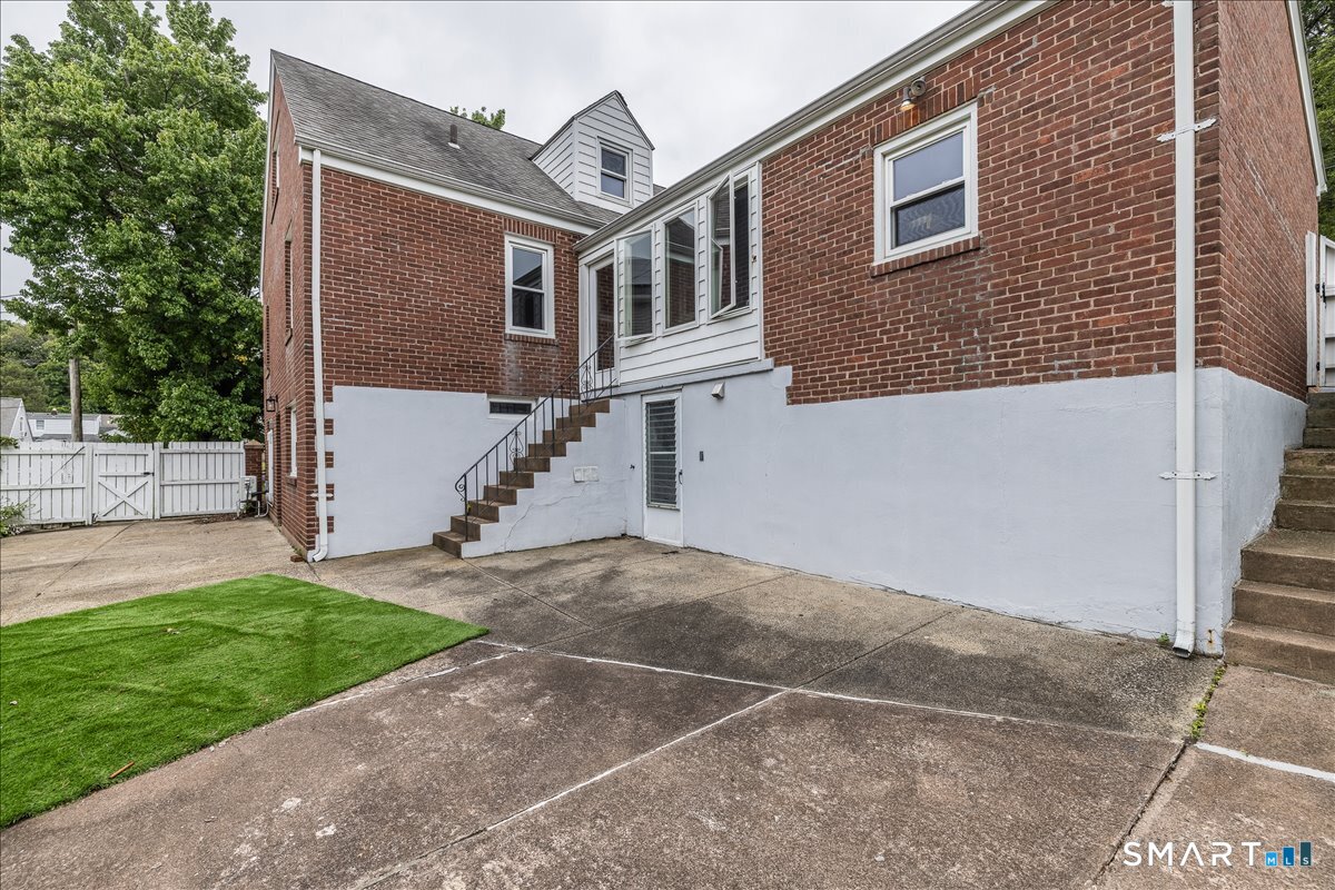 35 Cove Street West Haven CT 06516