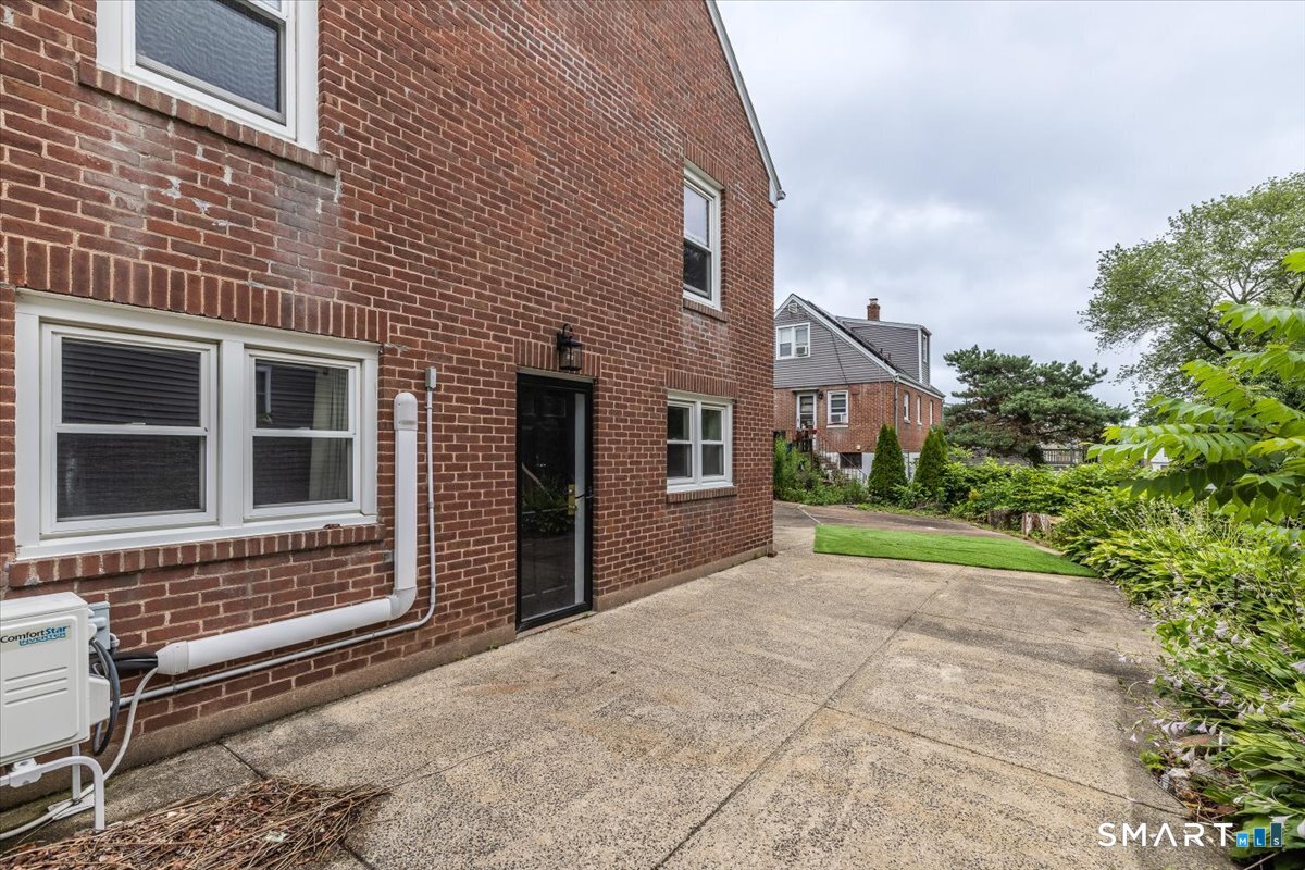 35 Cove Street West Haven CT 06516