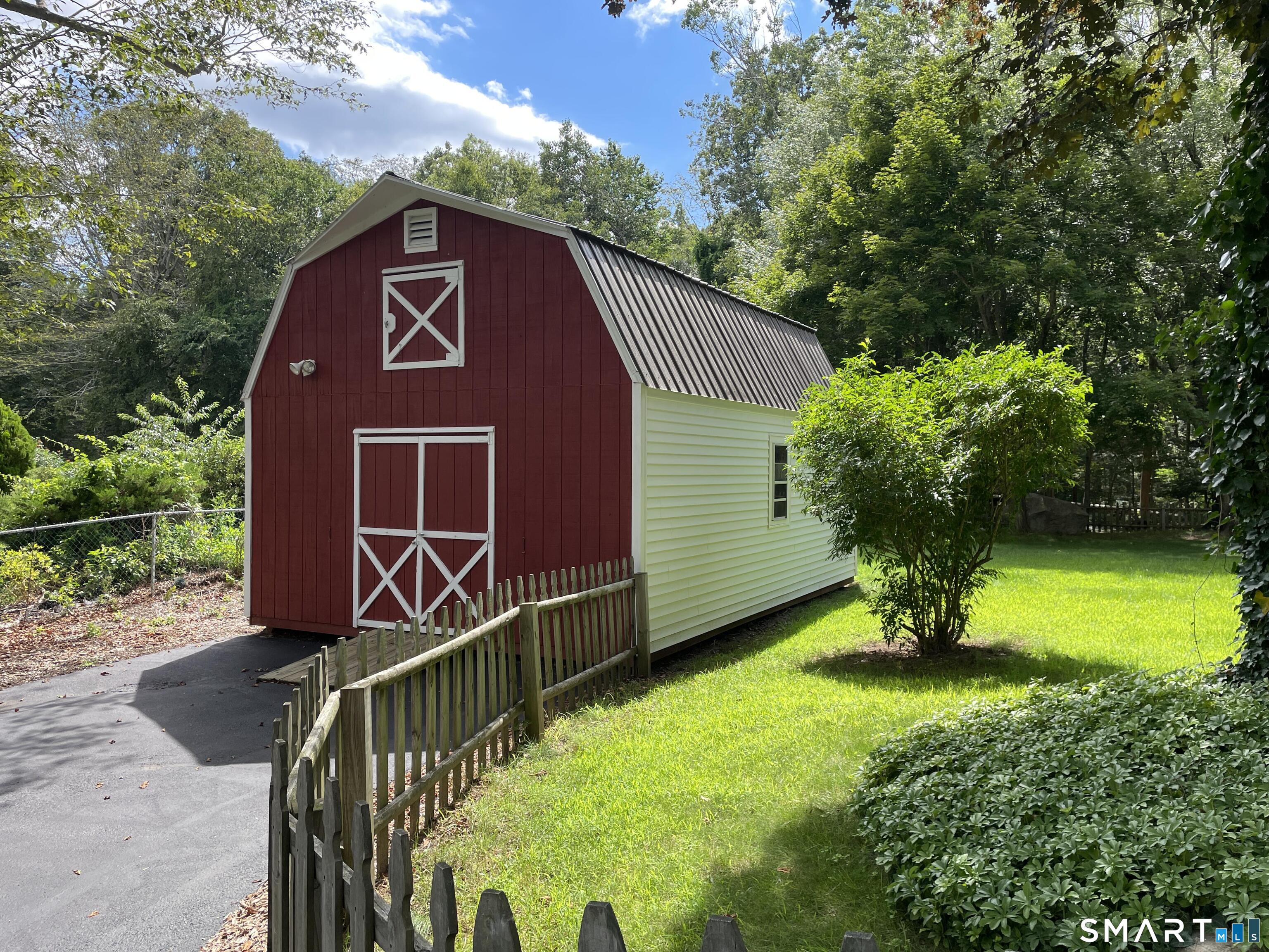 16 Partridge Hollow Road Ledyard CT 06339