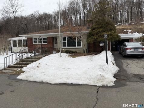 8 Reichelt Terrace Ansonia CT 06401