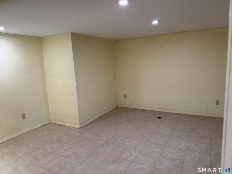 8 Reichelt Terrace Ansonia CT 06401