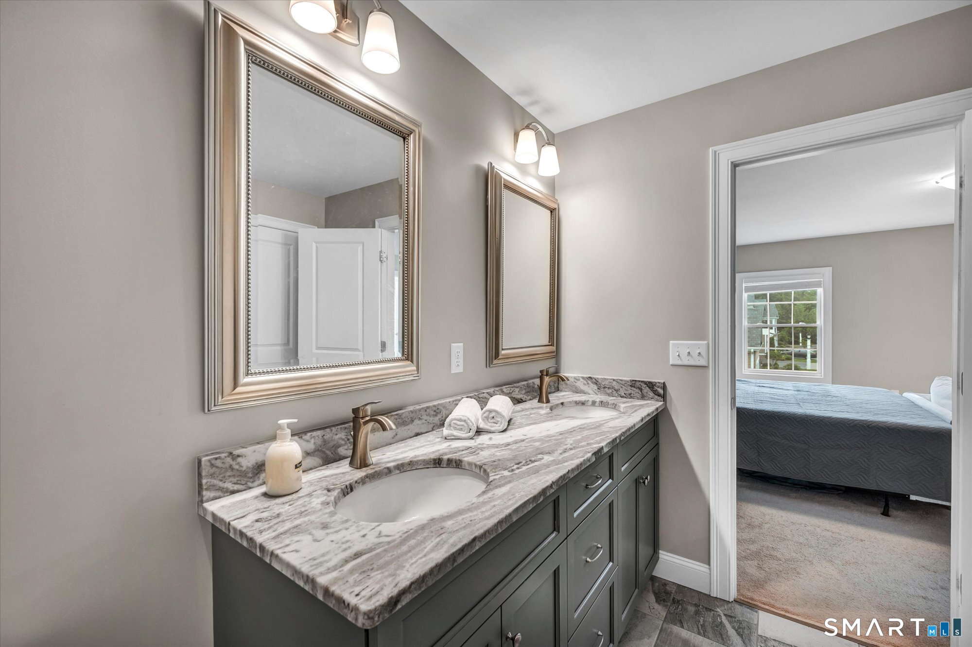 14 Yorkshire Court Farmington CT 06032