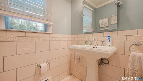 27 Powder Horn Hill Brookfield CT 06804