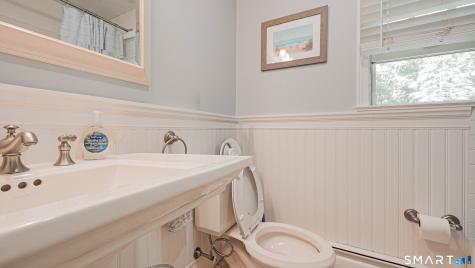 27 Powder Horn Hill Brookfield CT 06804