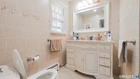 27 Powder Horn Hill Brookfield CT 06804