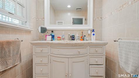 27 Powder Horn Hill Brookfield CT 06804