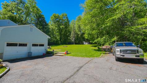 27 Powder Horn Hill Brookfield CT 06804
