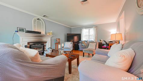 27 Powder Horn Hill Brookfield CT 06804