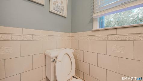 27 Powder Horn Hill Brookfield CT 06804
