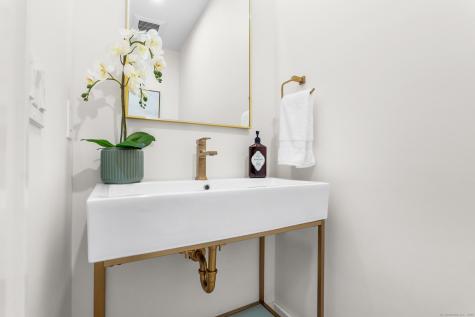 5 Delivery Lane New Milford CT 06776