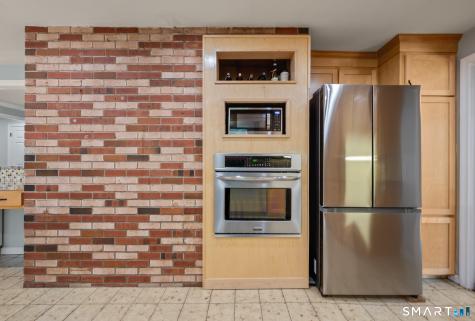 700 Royal Lane Orange CT 06477