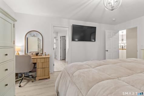 117-B Newgate Road Oxford CT 06478