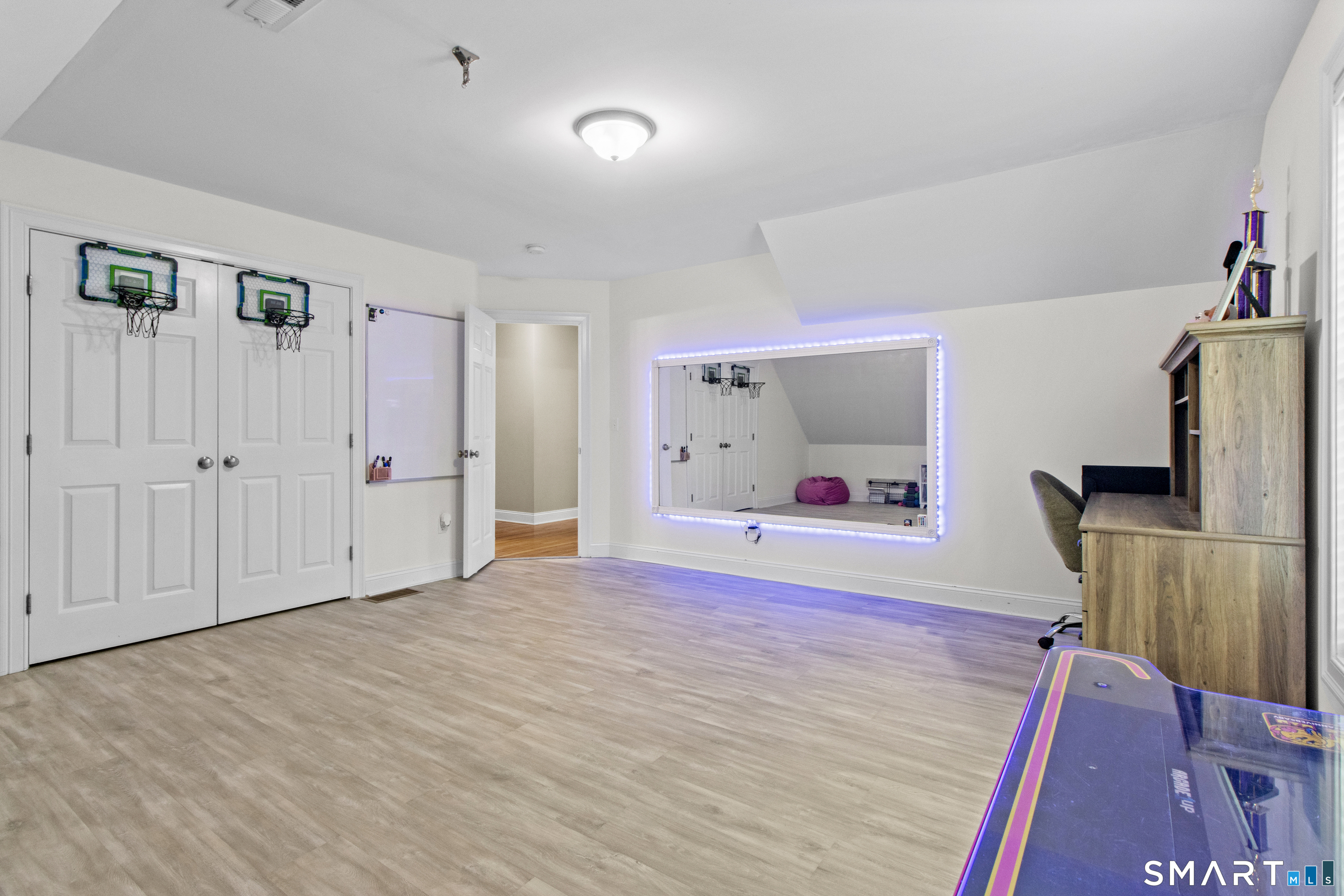 117-B Newgate Road Oxford CT 06478