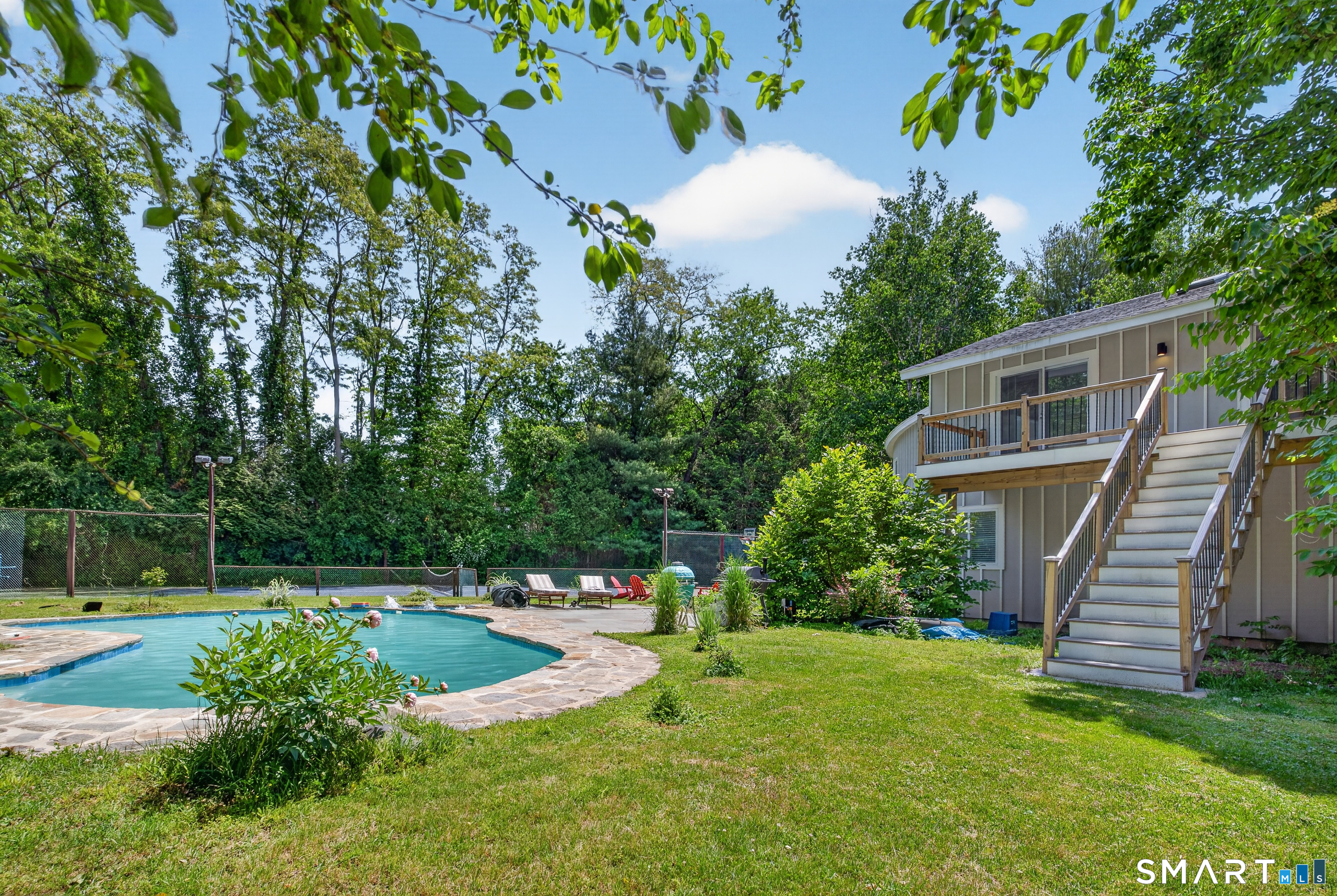 2177 Cross Highway Fairfield CT 06824