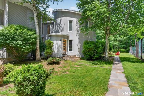 2177 Cross Highway Fairfield CT 06824