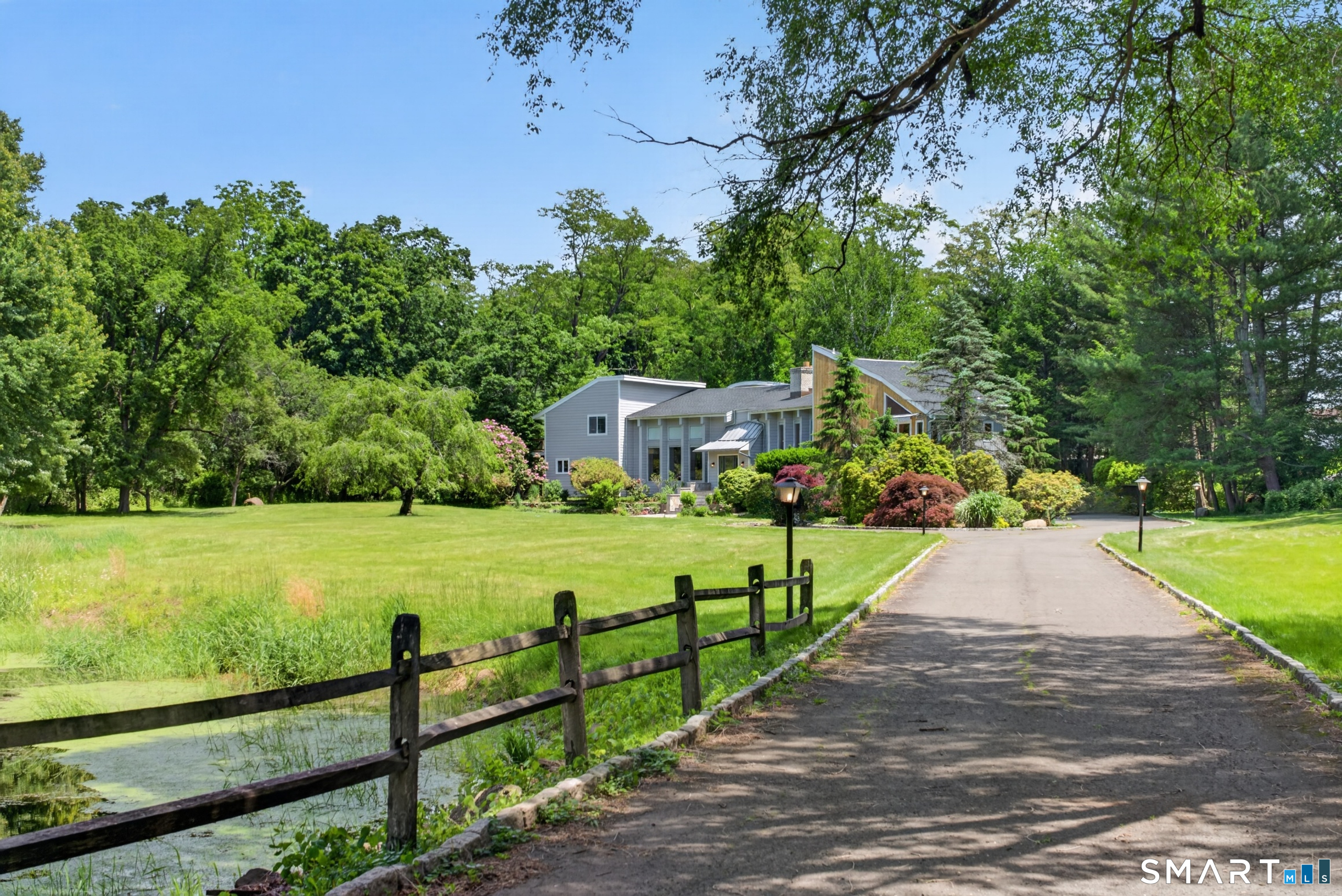 2177 Cross Highway Fairfield CT 06824