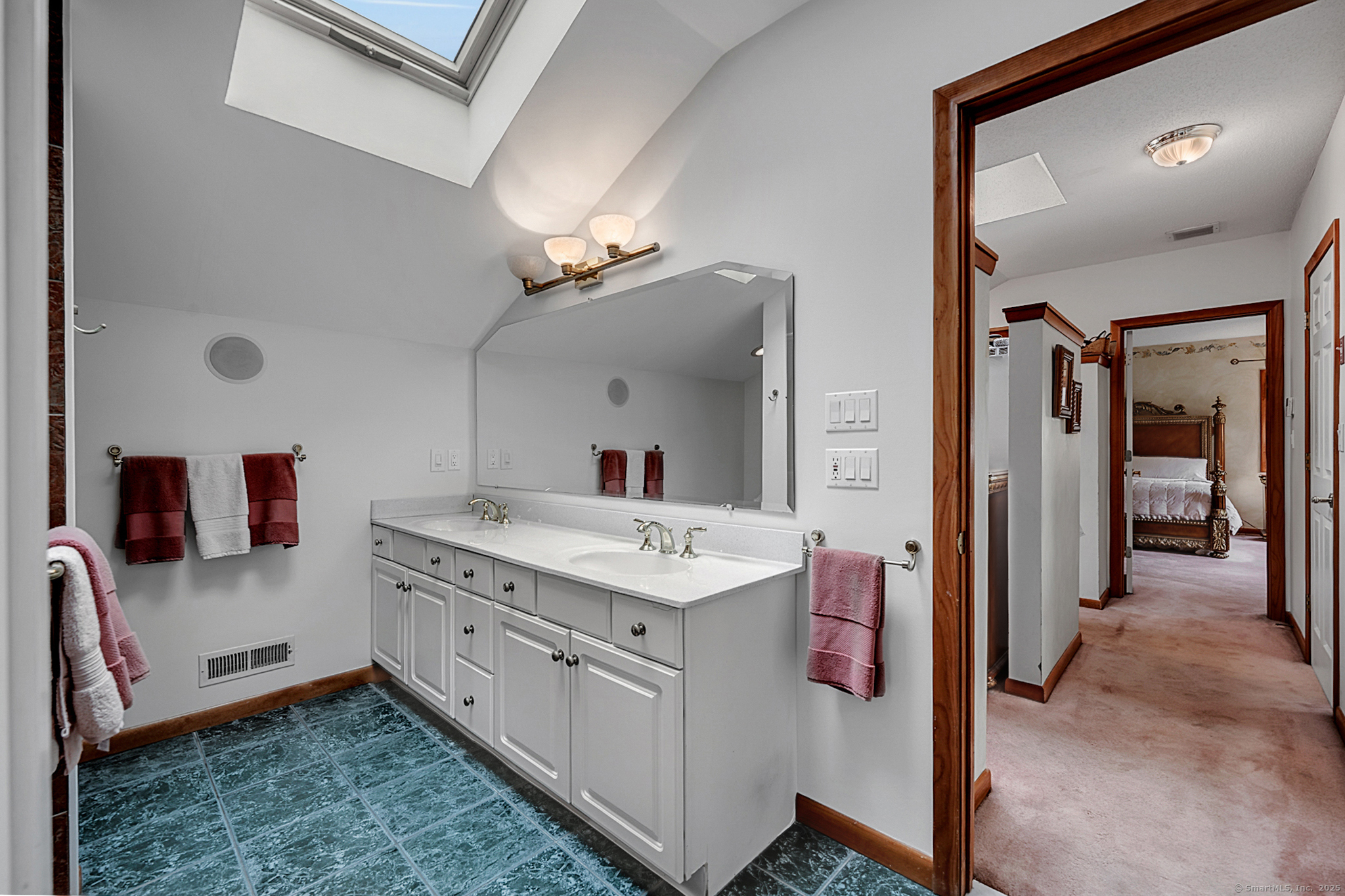 39 High Ridge Hollow Avon CT 06001