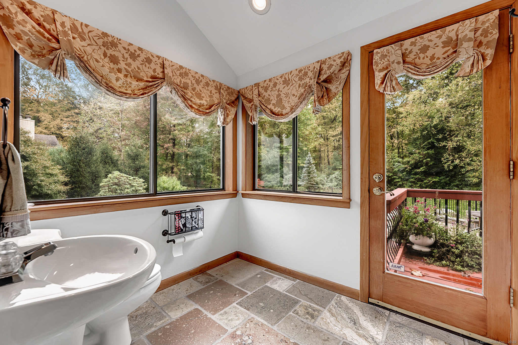 39 High Ridge Hollow Avon CT 06001