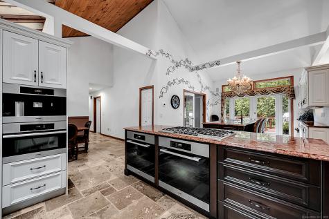 39 High Ridge Hollow Avon CT 06001