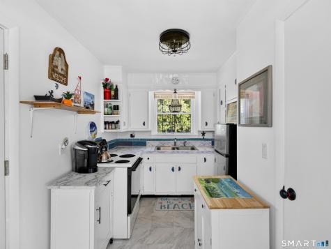 6 Hilltop Terrace Waterford CT 06385