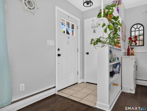 6 Hilltop Terrace Waterford CT 06385