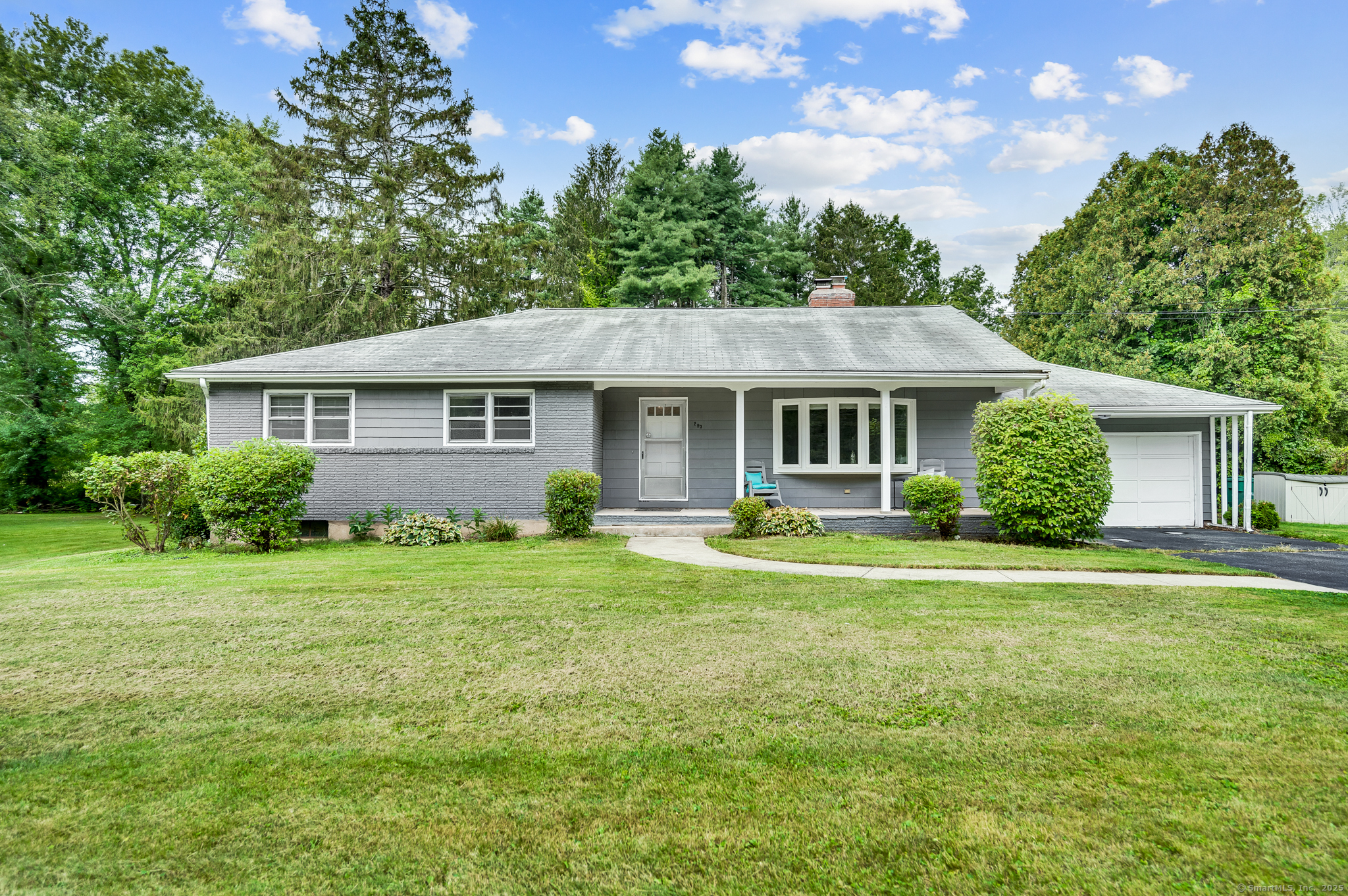 Bloomfield CT, 293 Tunxis Avenue