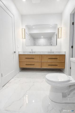 20 North Lake Shore Drive Brookfield CT 06804