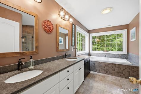 25 Grant Drive Avon CT 06001