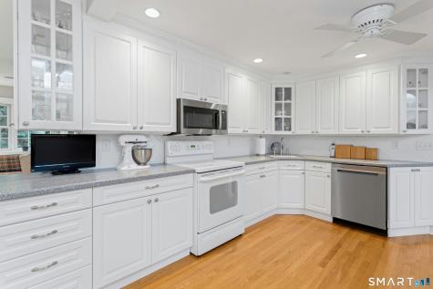 84 University Drive Fairfield CT 06824