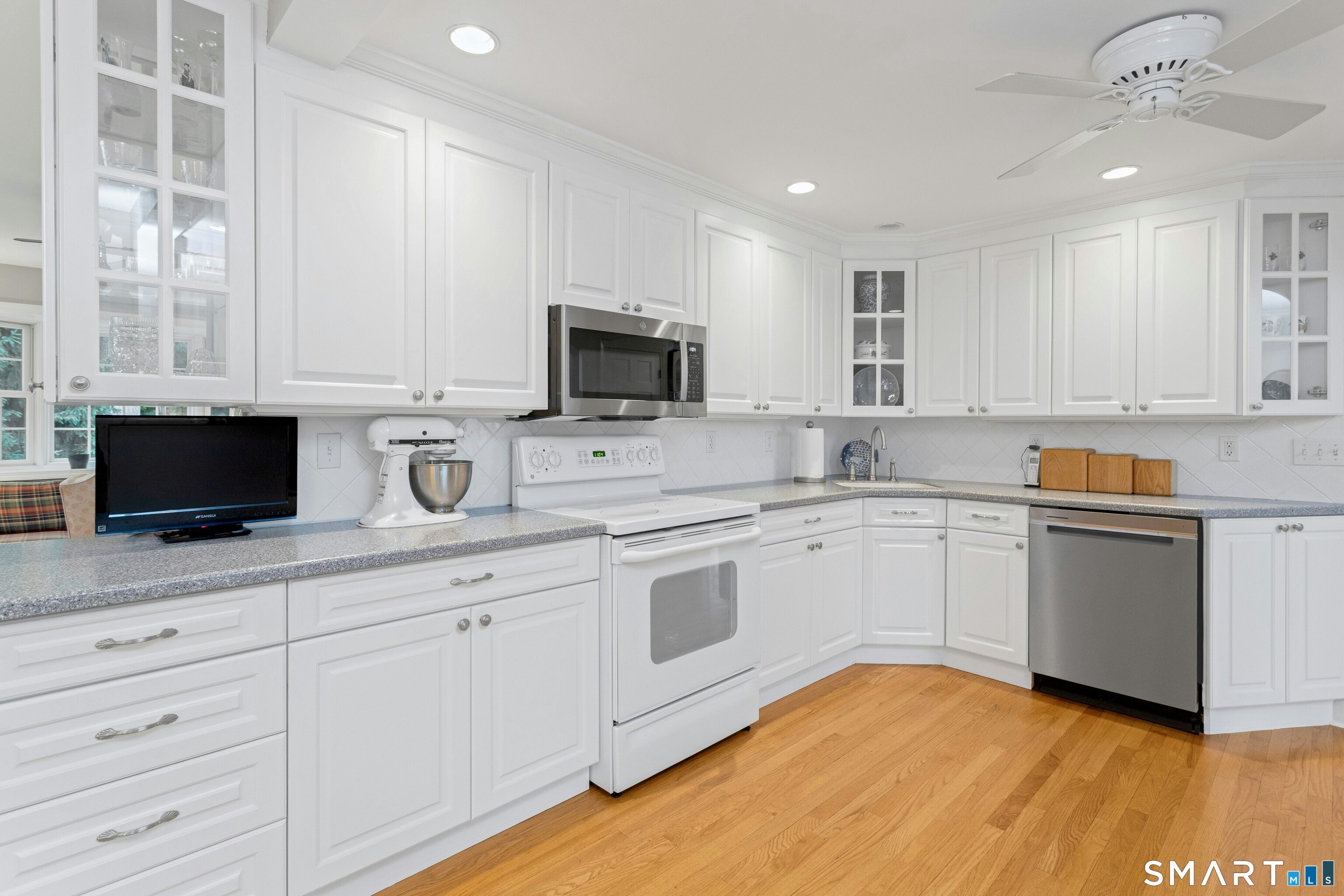 84 University Drive Fairfield CT 06824
