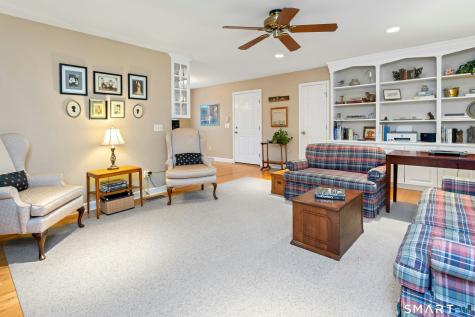 84 University Drive Fairfield CT 06824