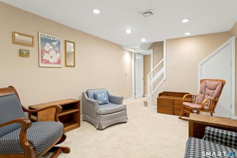 84 University Drive Fairfield CT 06824