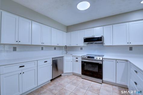 16 Arrowwood Circle South Windsor CT 06074