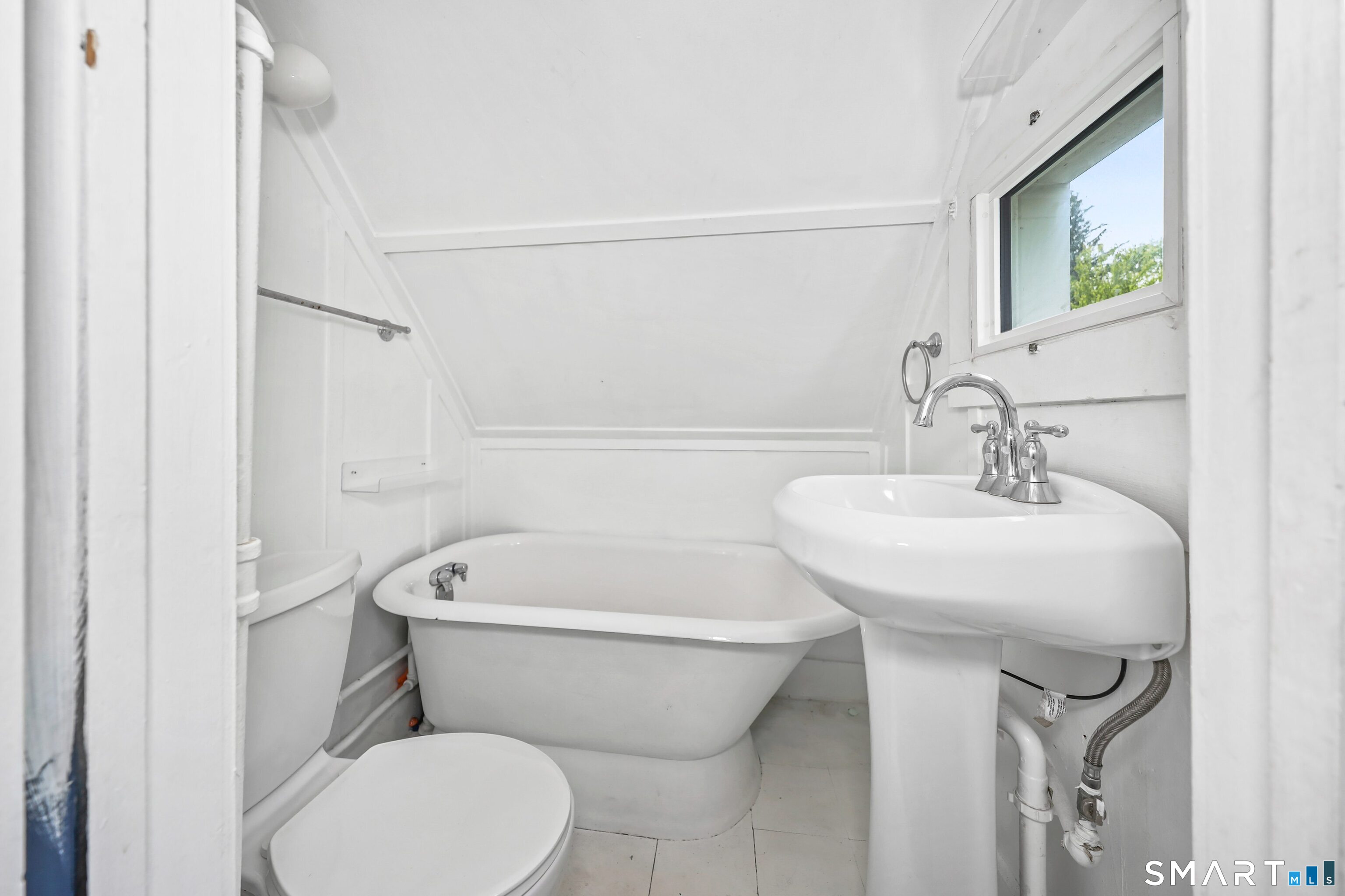 24 Maynard Avenue Waterbury CT 06708