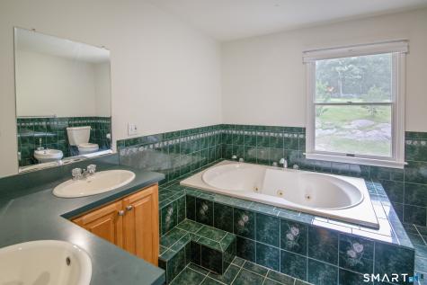 8 Holly Street Stonington CT 06379