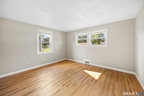 39 Whiteside Street Newington CT 06111
