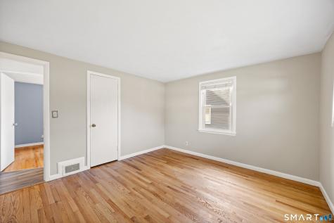 39 Whiteside Street Newington CT 06111