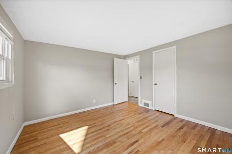39 Whiteside Street Newington CT 06111