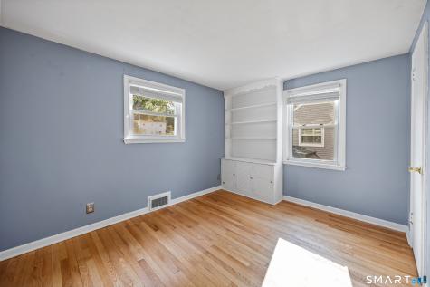 39 Whiteside Street Newington CT 06111